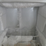 Tips Cara Memperbaiki Sendiri Kulkas Tidak Dingin akibat lubang angin tertutup bunga es seperti gambar